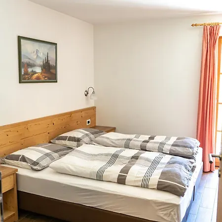 Apartment Apartements Precalalt La Villa (Trentino Alto Adige)