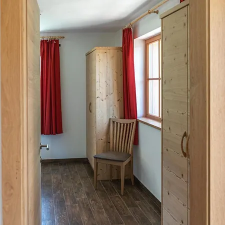 Apartment Apartements Precalalt La Villa (Trentino Alto Adige)