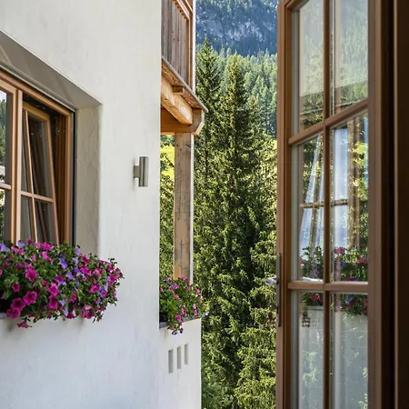Apartment Apartements Precalalt La Villa (Trentino Alto Adige)
